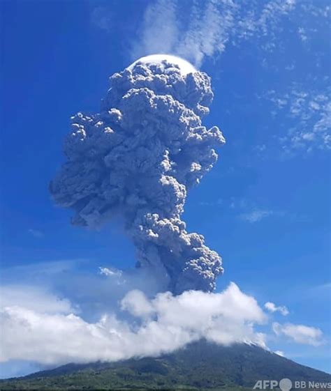 インドネシア 火山噴火 2022